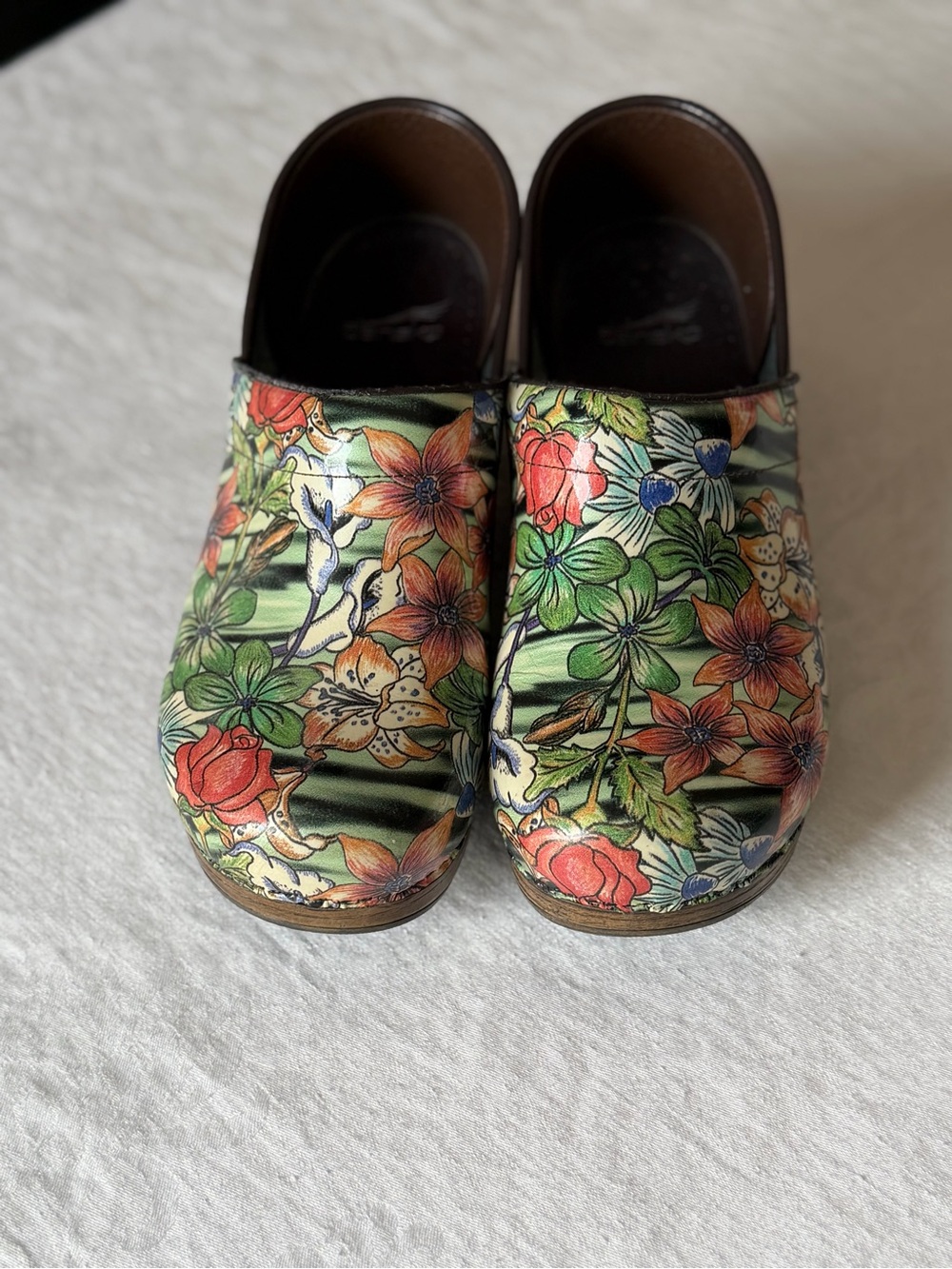 Dansko Spring Time Floral Patent Multi Colour Clogs Size 40 (US 9)